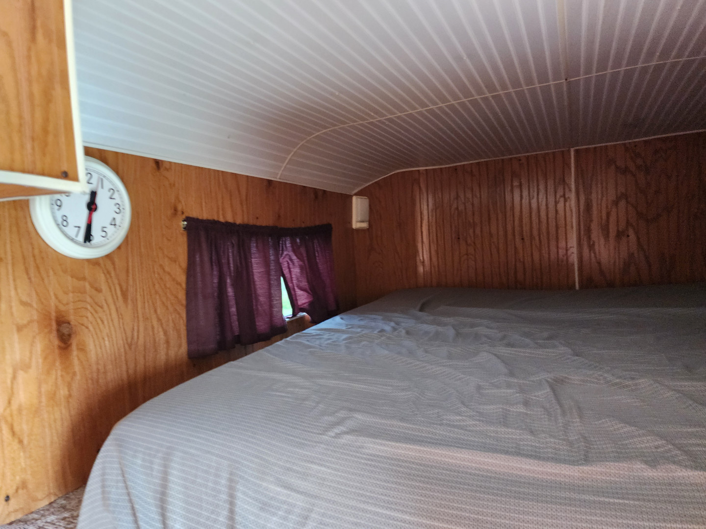 Used 1999 Big Valley LQ 2H Straight Load B/P Horse Trailer ( No Trade )