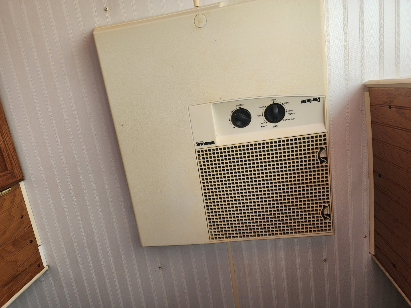 Used 1999 Big Valley LQ 2H Straight Load B/P Horse Trailer ( No Trade )