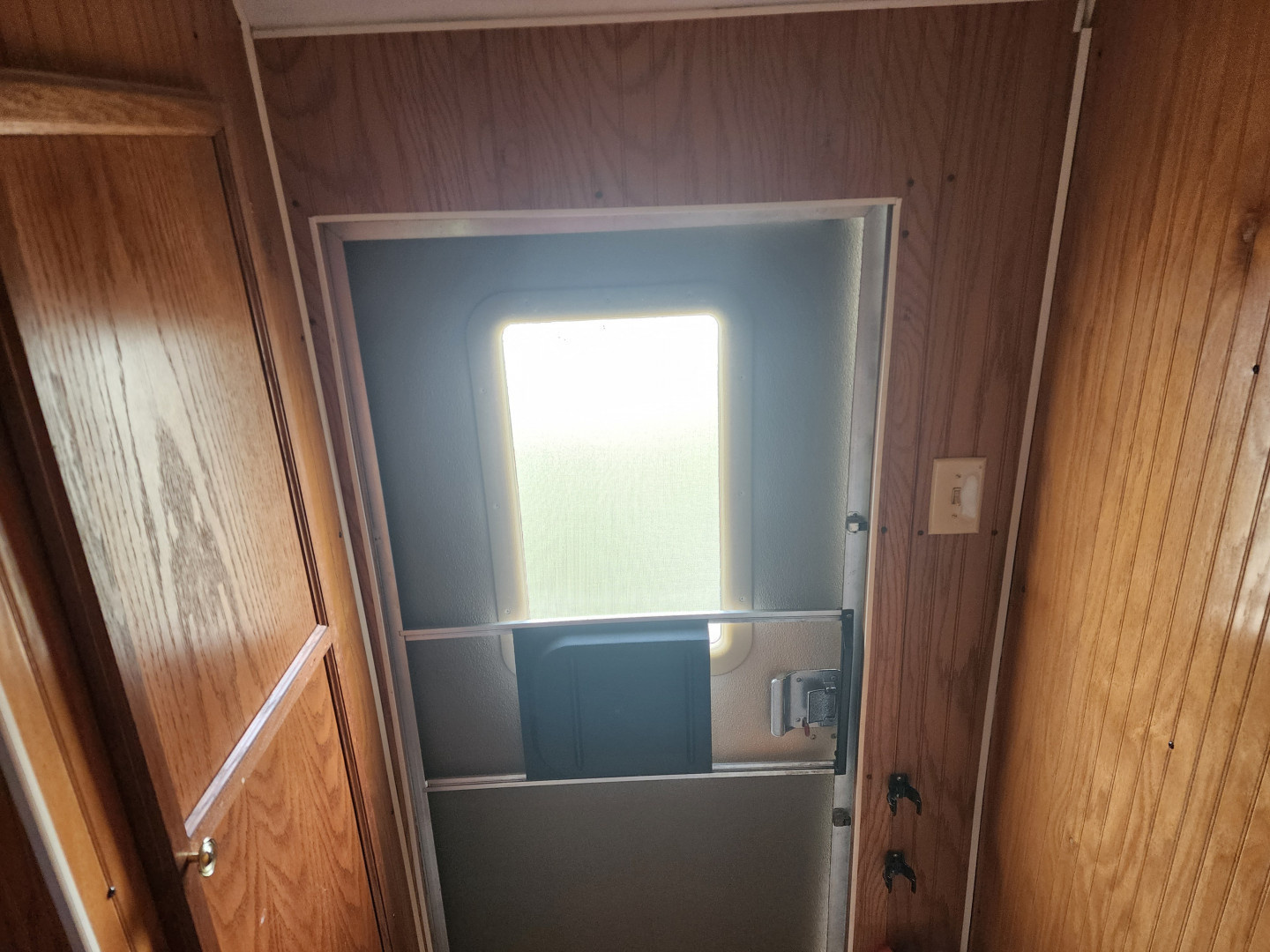 Used 1999 Big Valley LQ 2H Straight Load B/P Horse Trailer ( No Trade )