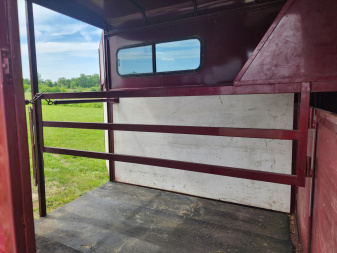 Used 1999 Big Valley LQ 2H Straight Load B/P Horse Trailer ( No Trade )