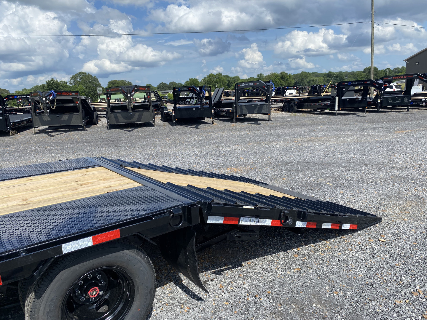 New 2025 Load Trail Gooseneck Trailer | 102" x 32' 24K GVWR