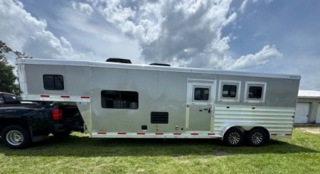 New 2025 Exiss Trailers Escape 3H 10.6' LQ Horse Trailer