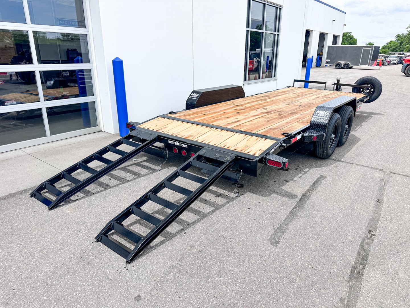 New 83X20 (18+2) 10K EQUIPMENT TRAILER W/SLIDE  IN RAMPS -BLACK