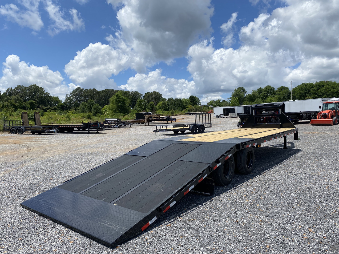 New 2025 Load Trail Gooseneck Trailer | 102" x 32' 30K GVWR