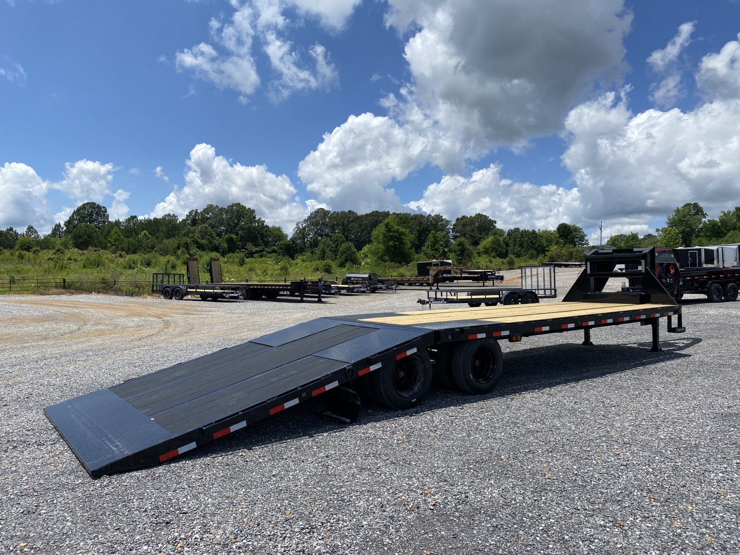 New 2025 Load Trail Gooseneck Trailer | 102" x 32' 30K GVWR