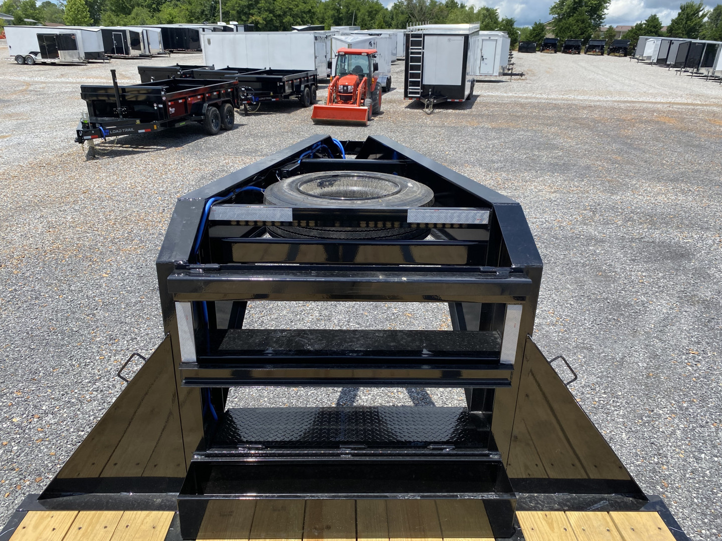 New 2025 Load Trail Gooseneck Trailer | 102" x 32' 30K GVWR