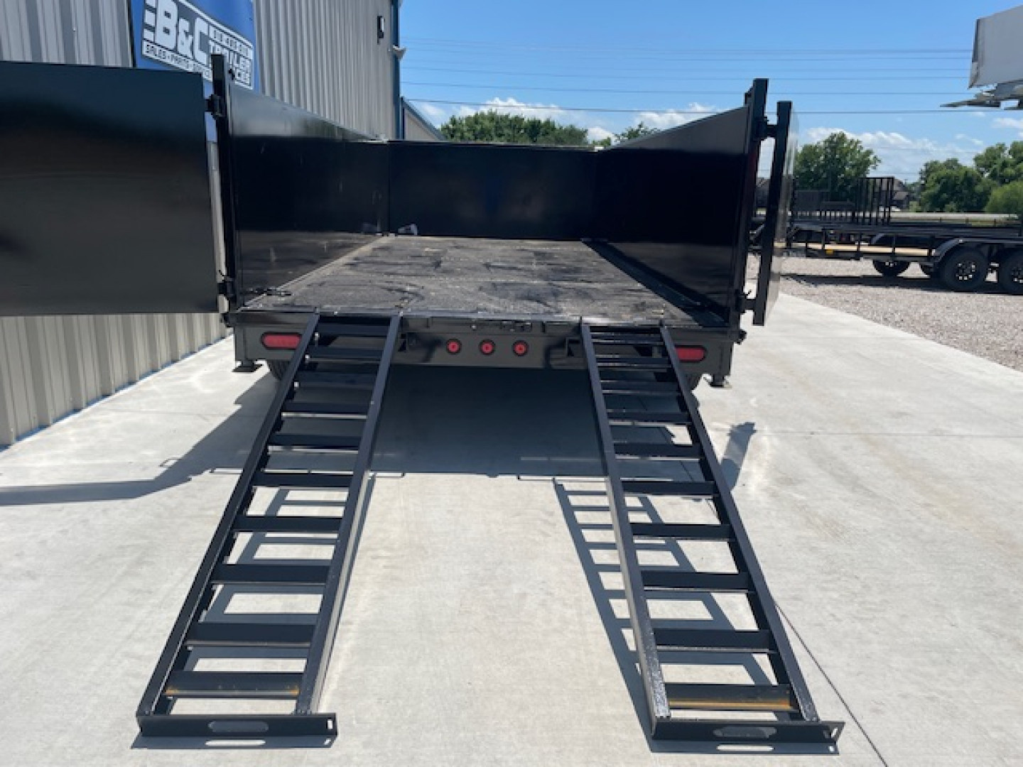 New 2025 TOP HAT 77X12 BUMPER PULL DUMP TRAILER , 2' WALLS, (2)5200LB TANDEM AXLES, GVWR 9900LBS