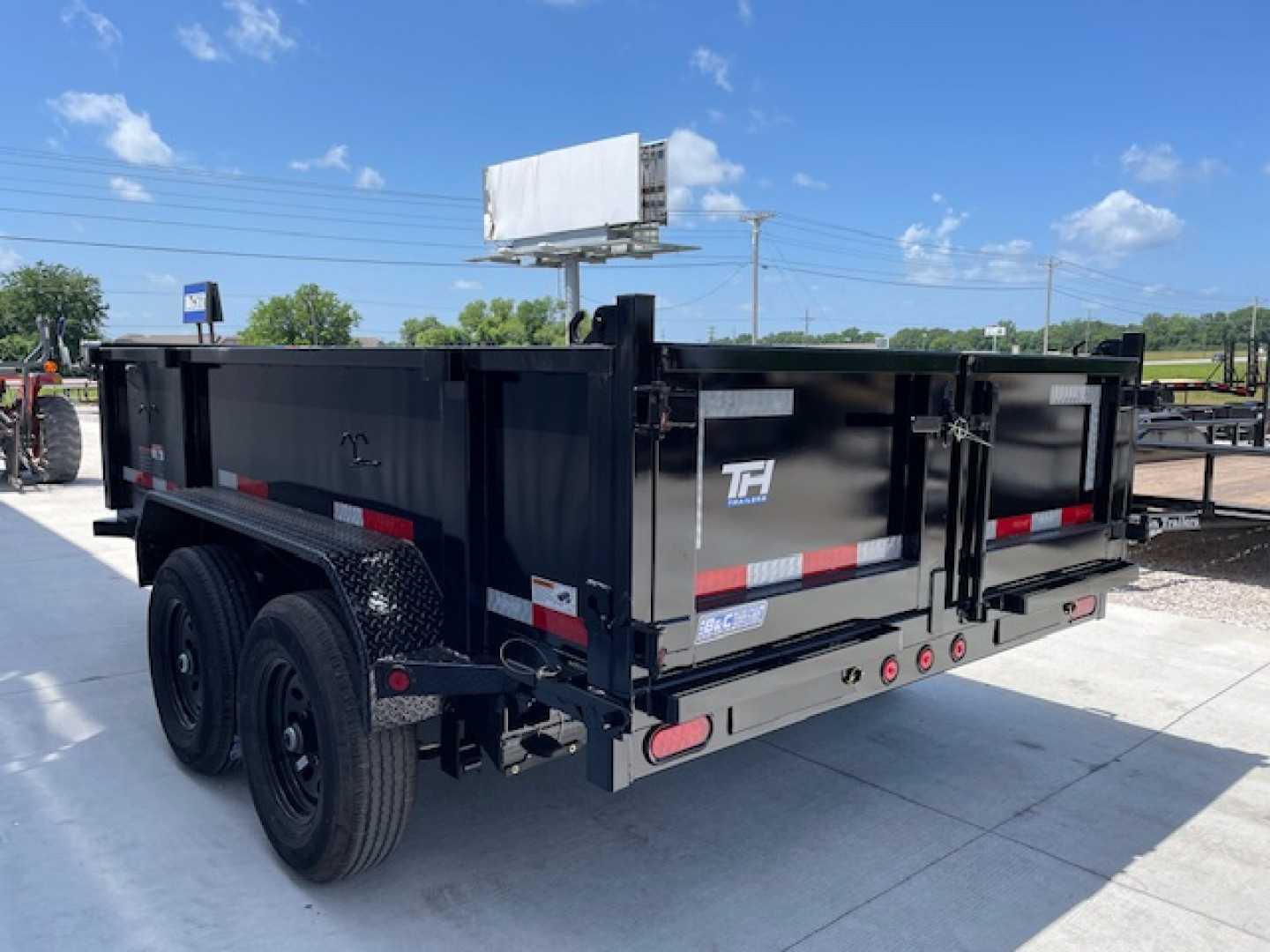 New 2025 TOP HAT 77X12 BUMPER PULL DUMP TRAILER , 2' WALLS, (2)5200LB TANDEM AXLES, GVWR 9900LBS