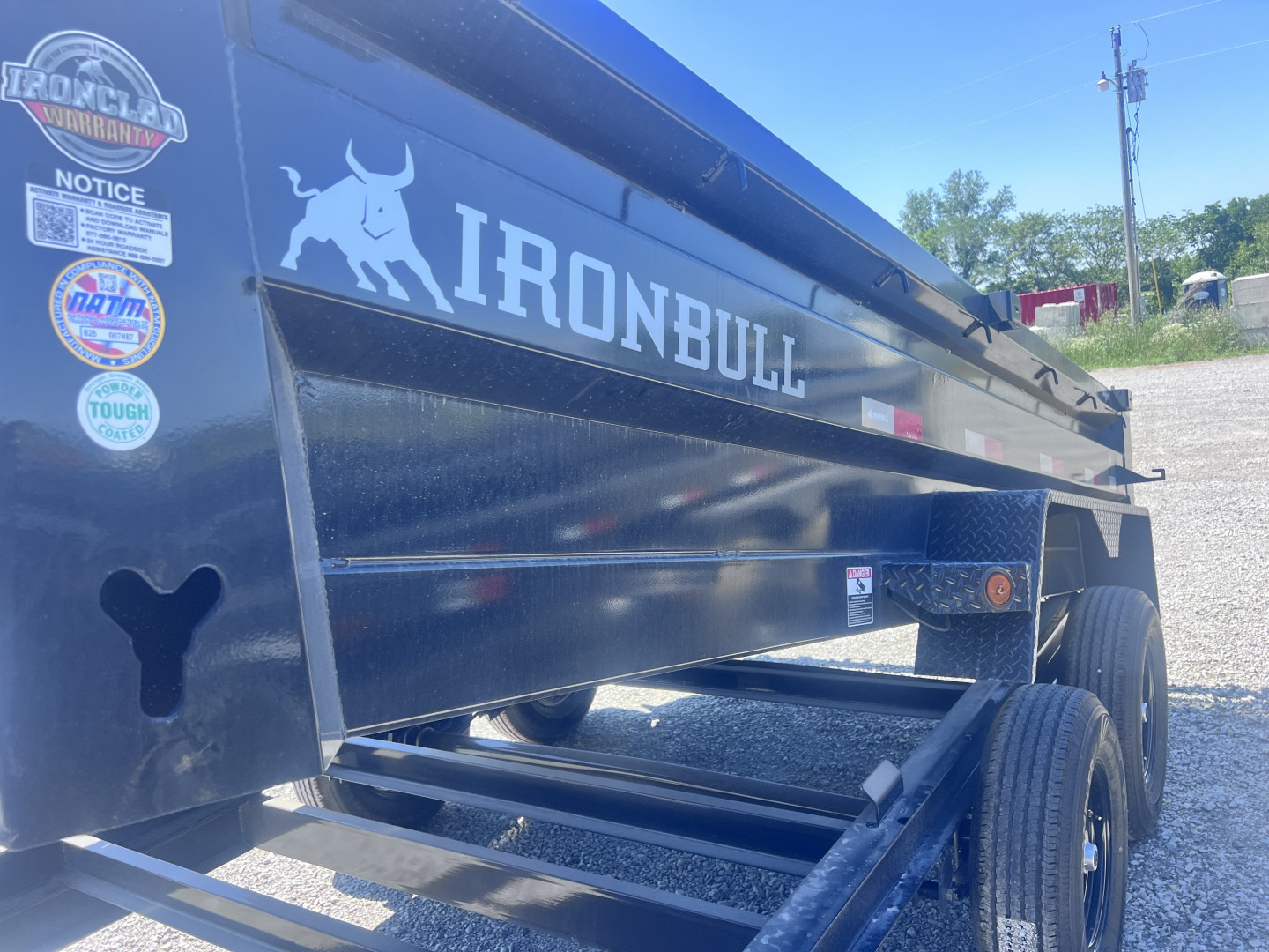 New 2024 IRON BULL 83X14 DUMP TRAILER W/ TELESCOPIC HOIST