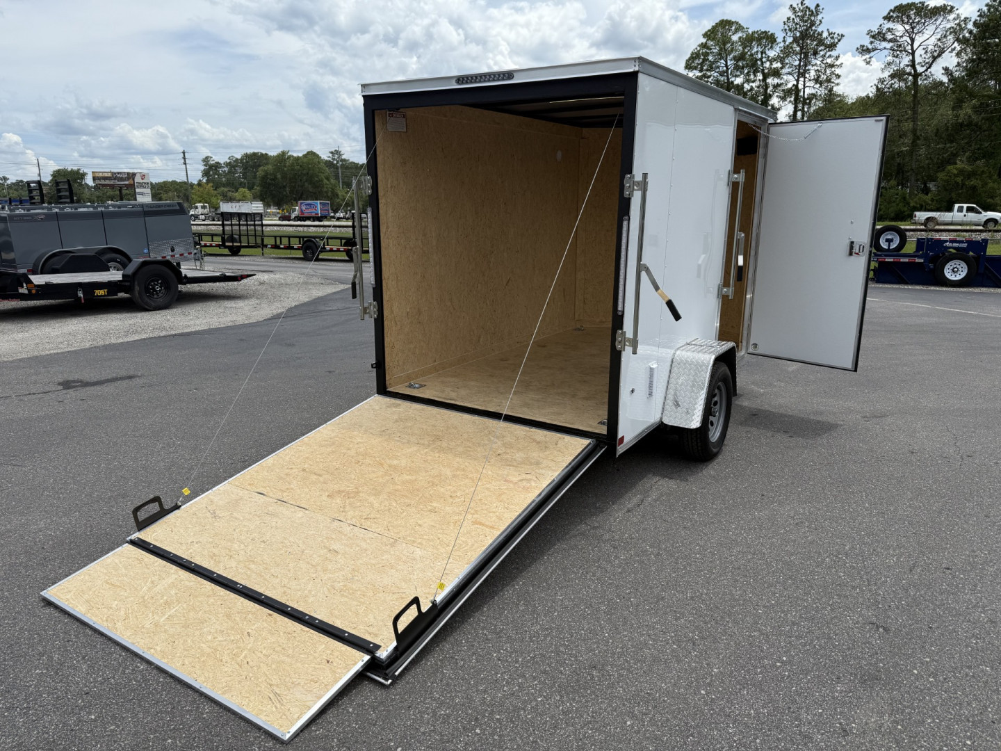New TX6X10SA TEXAS TRAILERS 6' X 10' CARGO / ENCLOSED TRAILER W/ REAR RAMP DOOR & SIDE DOOR