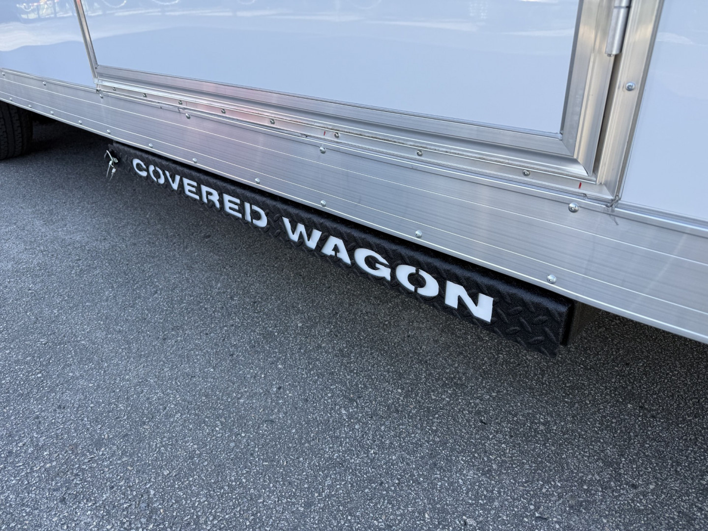 New TX8.5X24TA3 Texas Trailers Cargo / Enclosed Trailer w/ Ramp Door & 48" Side Door