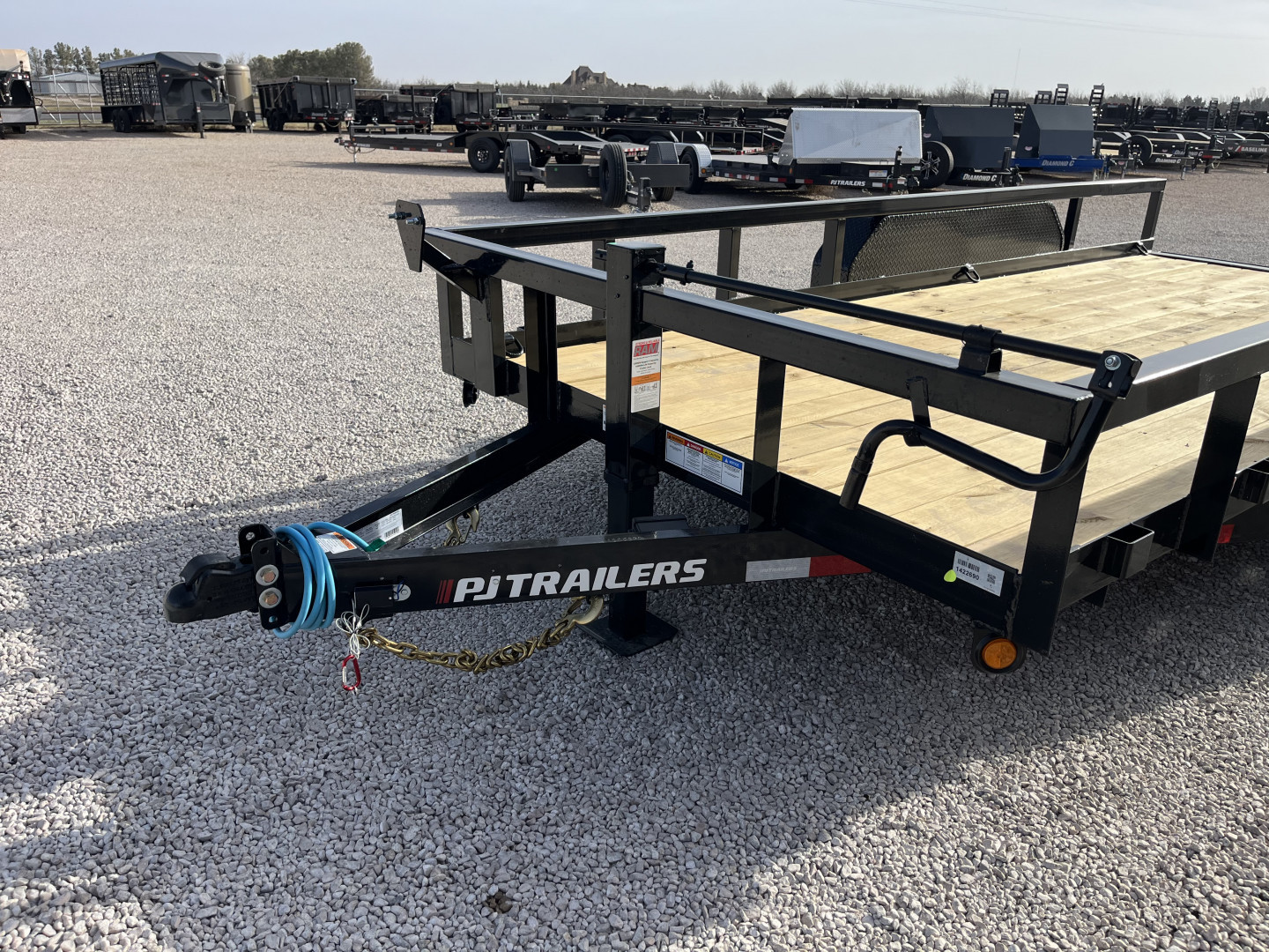 New 2026 PJ 83"x16' Angle Pipetop Trailer – P8
