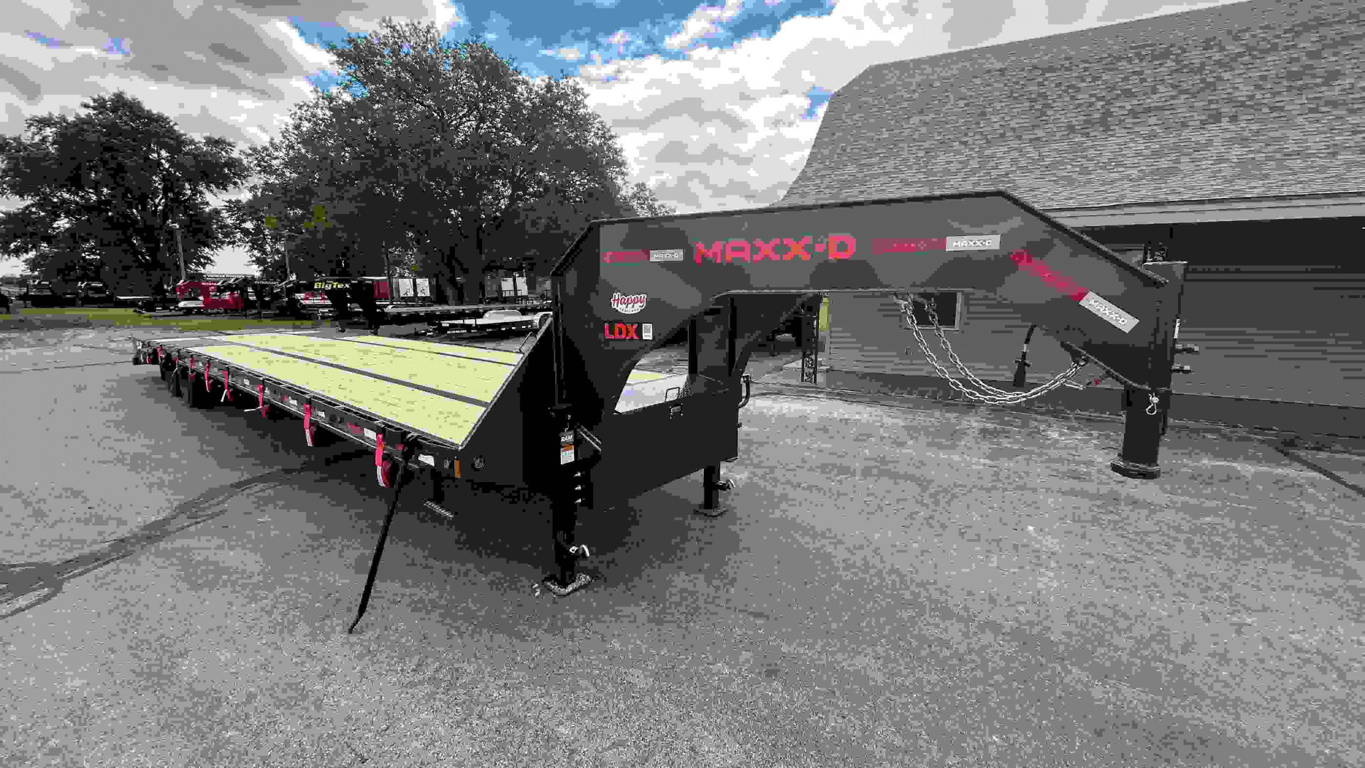 New 2026 102”x40’ MAXX-D GN Flatbed w/ Duals – LDX