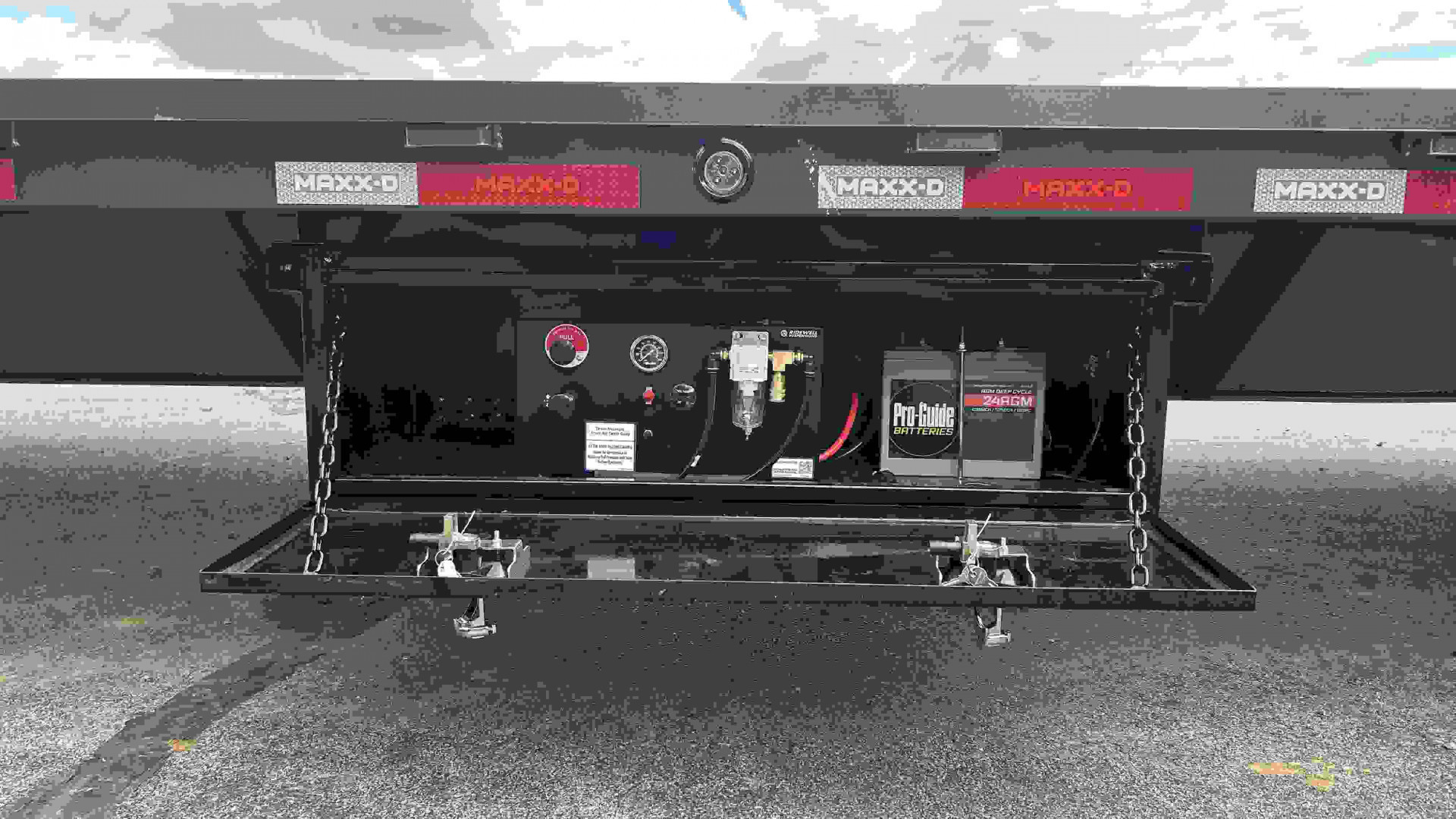 New 2026 102”x40’ MAXX-D GN Flatbed w/ Duals – LDX