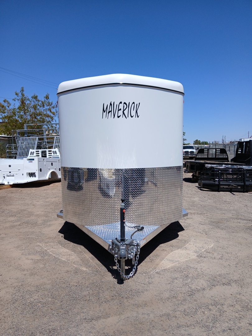 New 2026 Maverick Trailers DELUXE 3H BP WARM BLOOD SIZE Horse Trailer