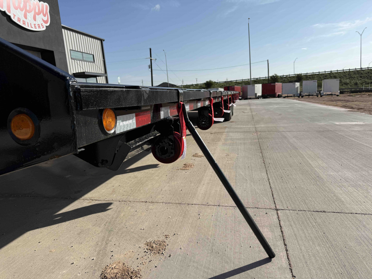 New 2026 PJ 102"x40' GN Low-Pro Flatbed w/ Duals - LD