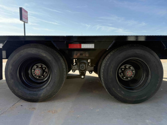 New 2026 PJ 102"x40' GN Low-Pro Flatbed w/ Duals - LD