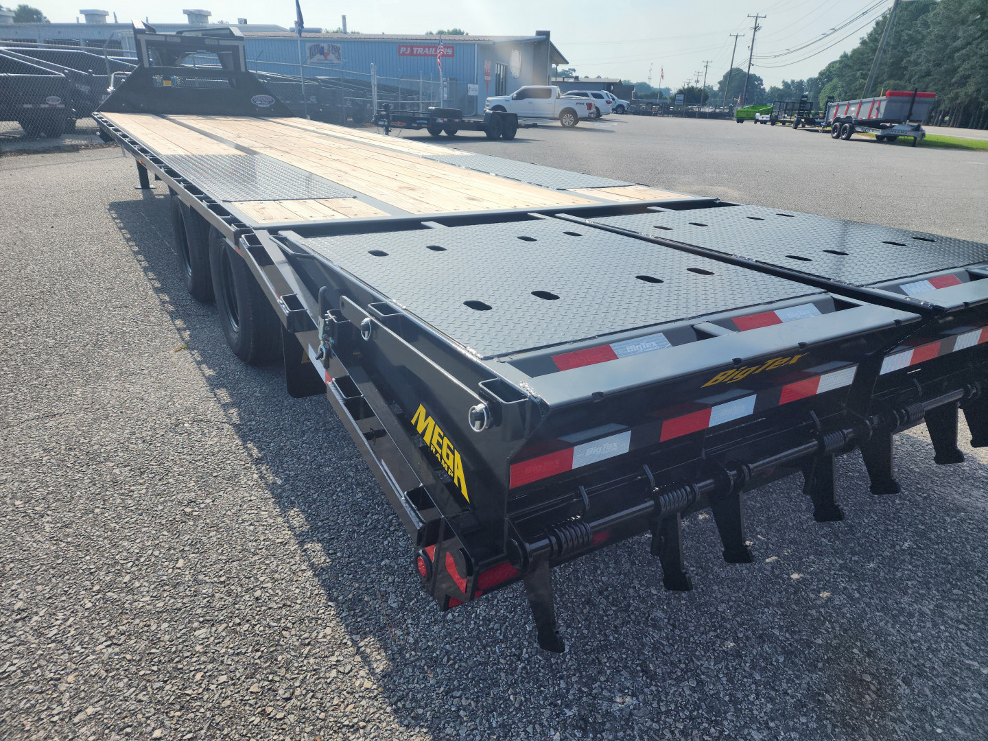 New 2025 Big Tex Trailers 22GN 25+5MR Equipment Trailer
