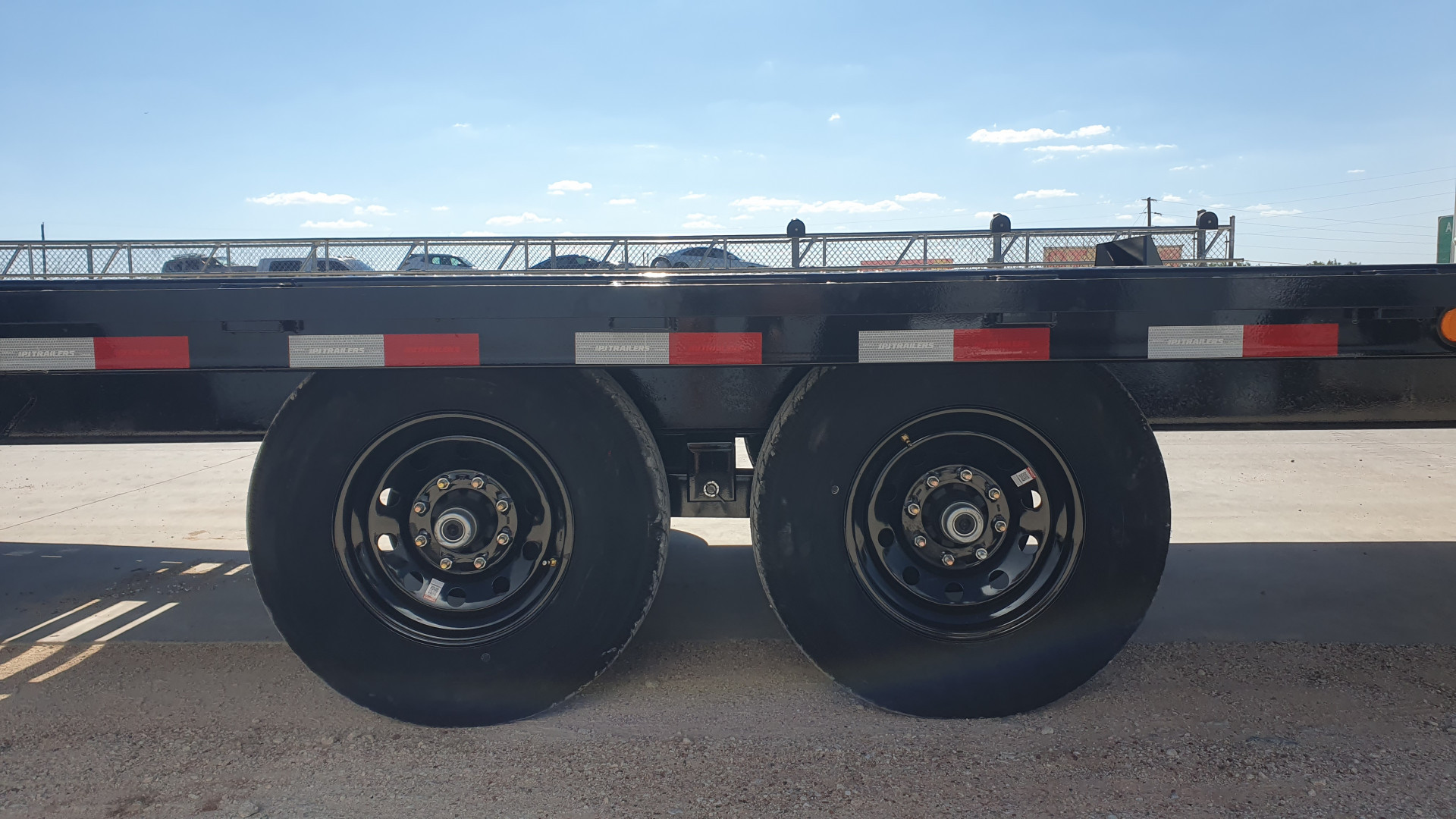 New 2026 PJ 102"x24' BP 8" I-Beam Deckover Trailer - F8
