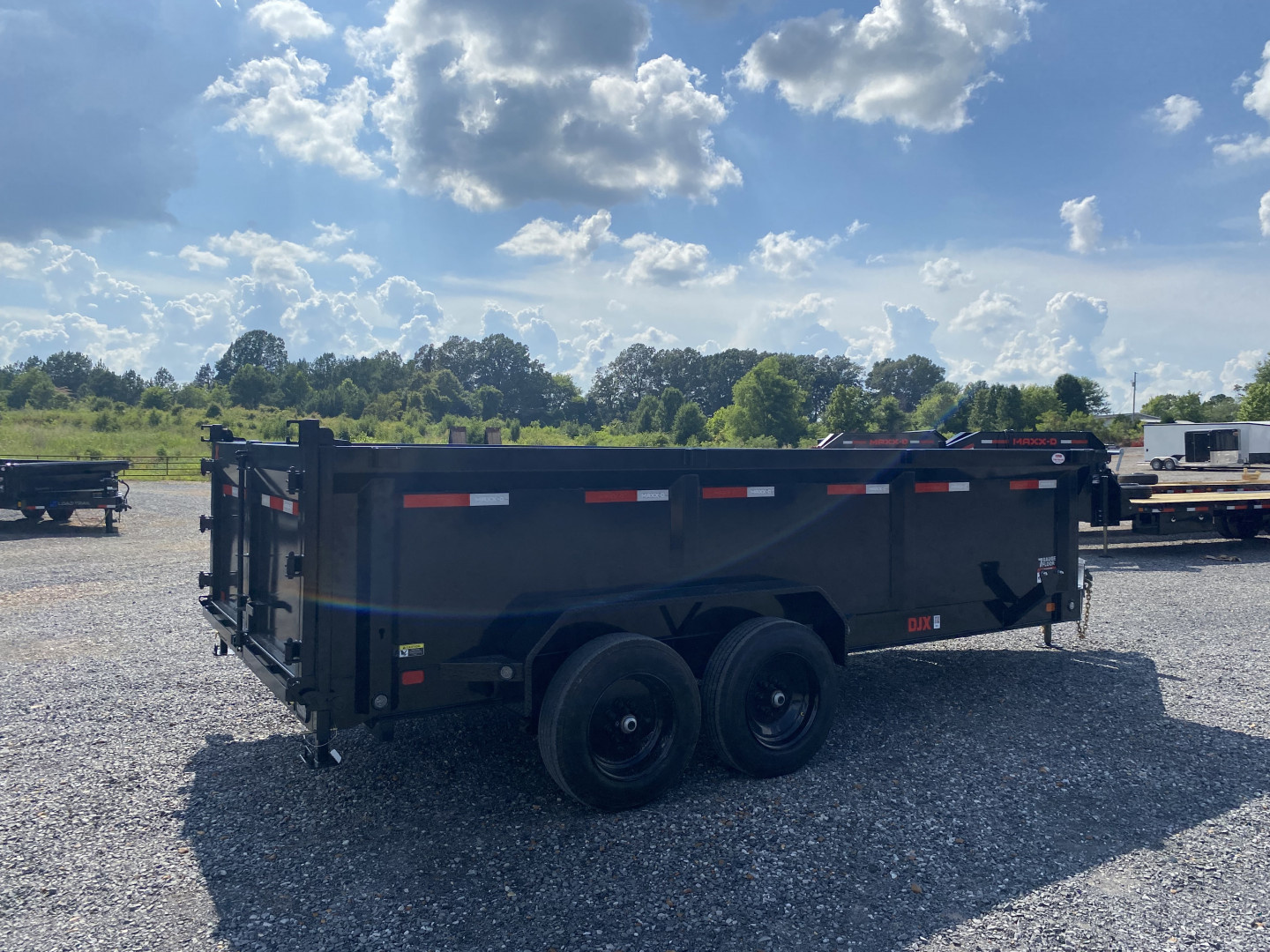 New 2026 MAXXD Dump Trailer | 83" x 16' 17.5K GVWR