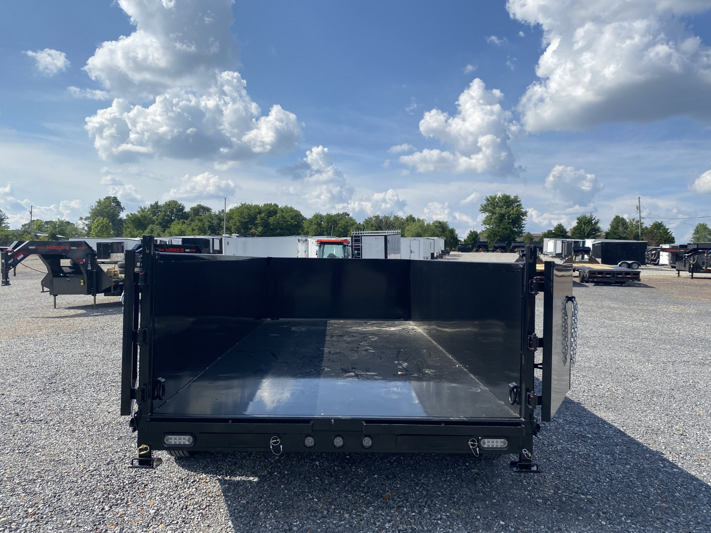 New 2026 MAXXD Dump Trailer | 83" x 16' 17.5K GVWR