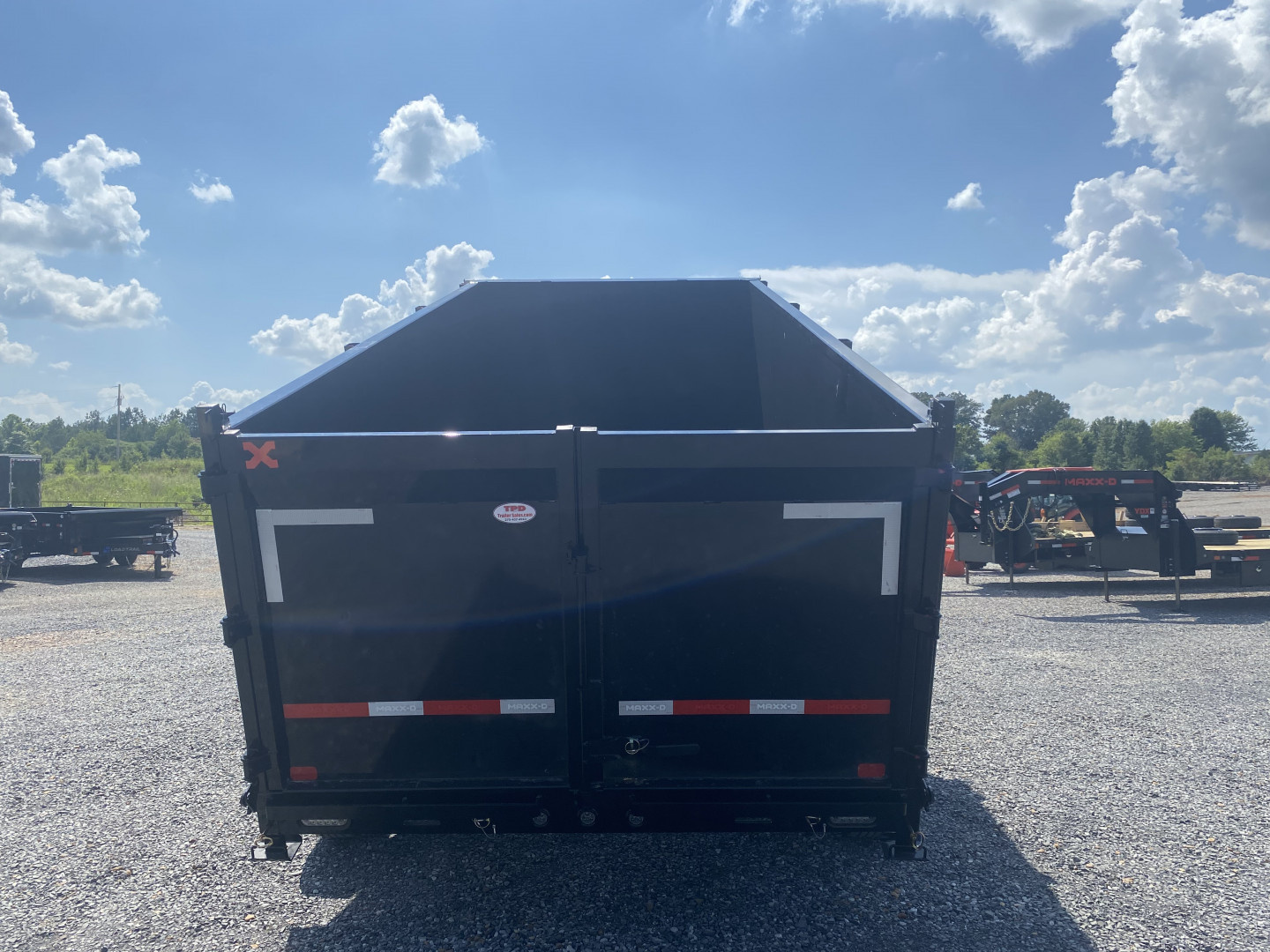 New 2026 MAXXD Dump Trailer | 83" x 16' 17.5K GVWR