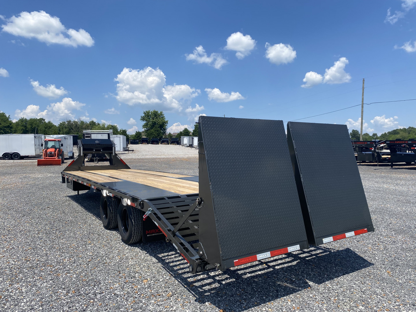 New 2026 MAXXD 102"X30' 25K Gooseneck Flatbed Trailer *ENGINEERED FRAME*