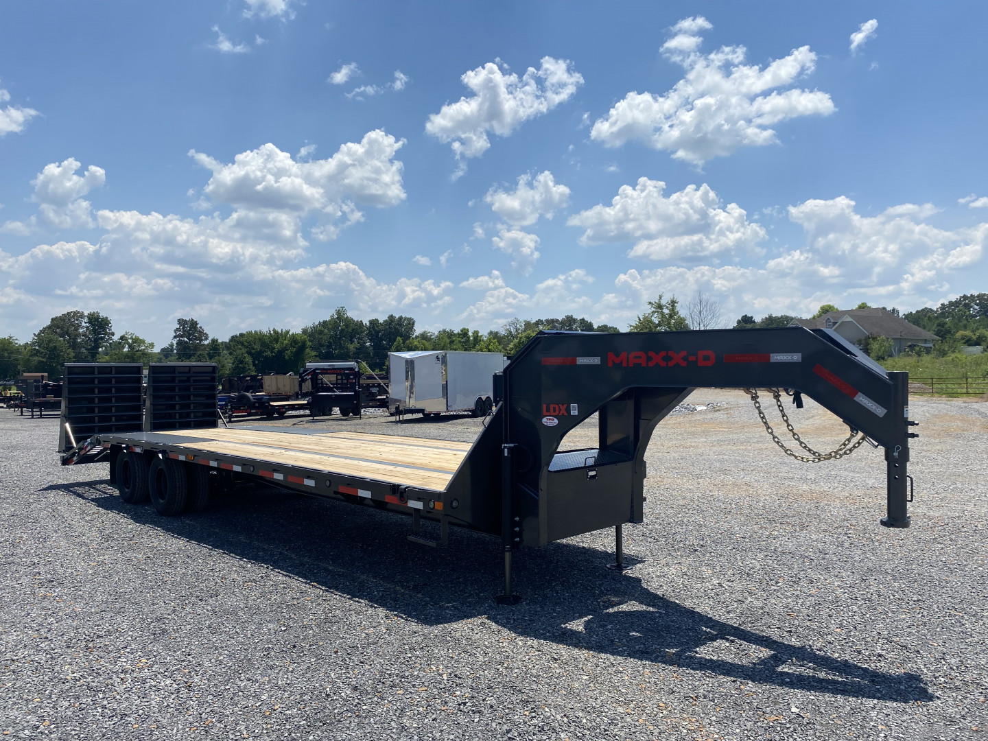 New 2026 MAXXD 102"X30' 25K Gooseneck Flatbed Trailer *ENGINEERED FRAME*