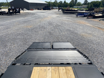 New 2026 MAXXD 102"X30' 25K Gooseneck Flatbed Trailer *ENGINEERED FRAME*