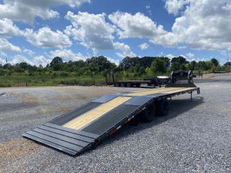New 2026 MAXXD 32' x 102" 30k Hyd Dove Gooseneck Trailer