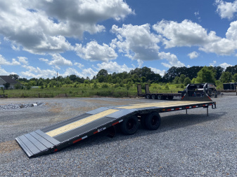 New 2026 MAXXD 32' x 102" 30k Hyd Dove Gooseneck Trailer