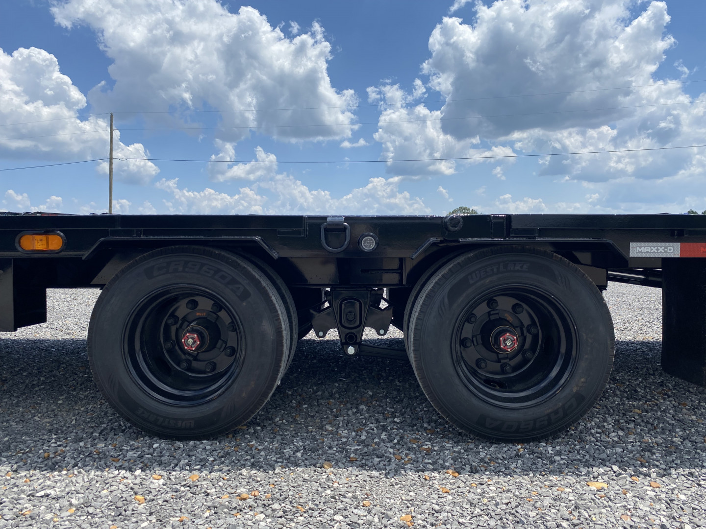 New 2026 MAXXD 32' x 102" 30k Hyd Dove Gooseneck Trailer