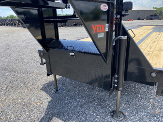 New 2026 MAXXD 32' x 102" 30k Hyd Dove Gooseneck Trailer