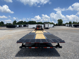 New 2026 MAXXD 32' x 102" 30k Hyd Dove Gooseneck Trailer