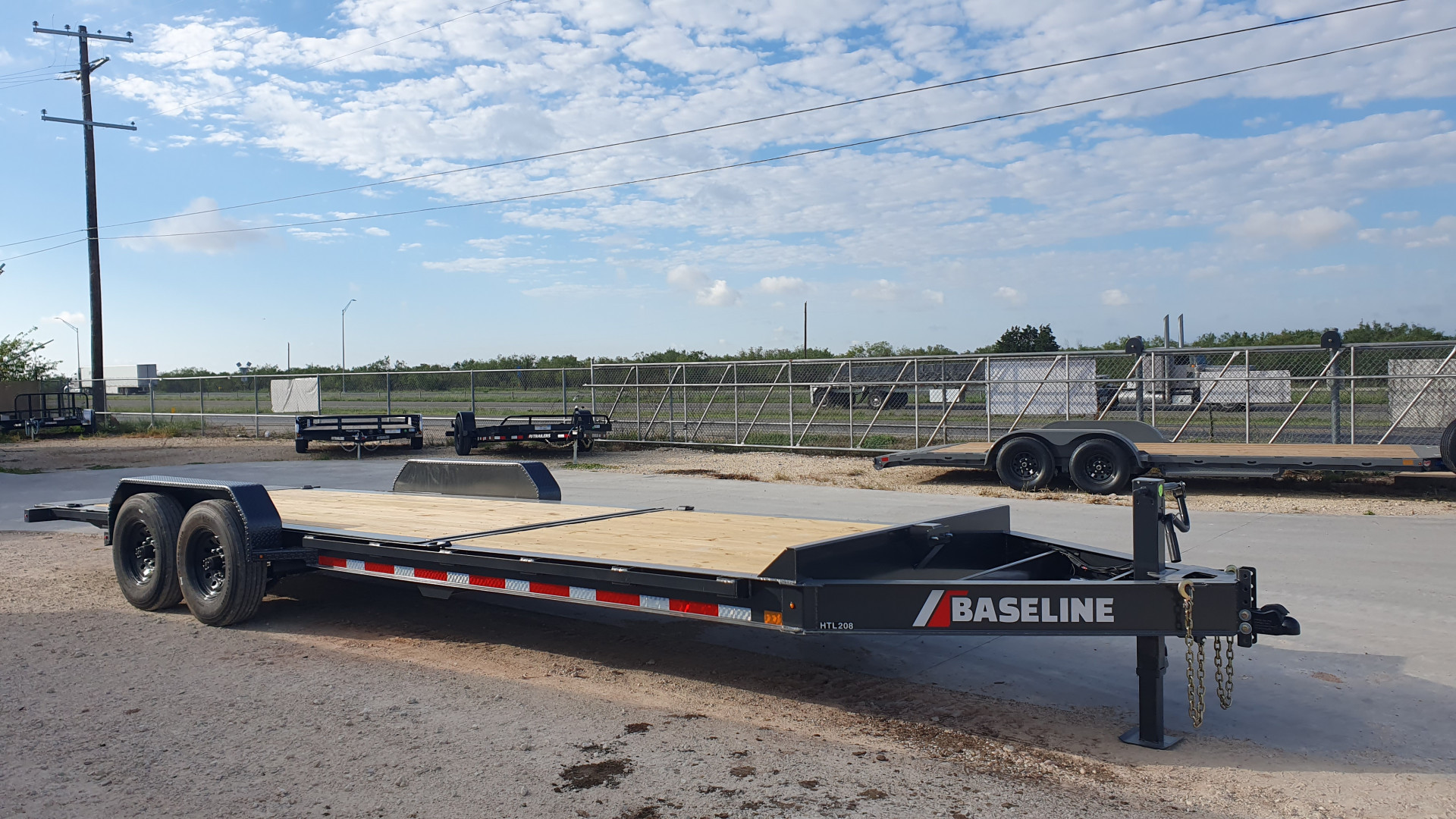 New 2025 Diamond C 82"x24' BP Baseline HD Tilt - HTL208