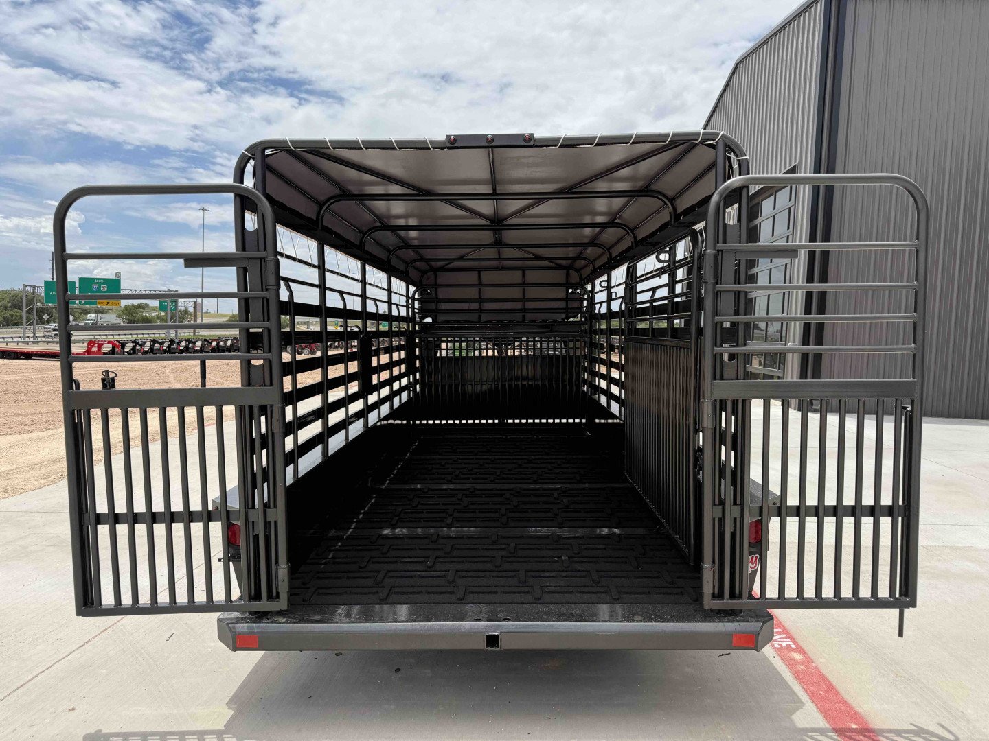 New 2025 Delco 6'8"x20' GN Bar Top Livestock Trailer - B8 Cattleman