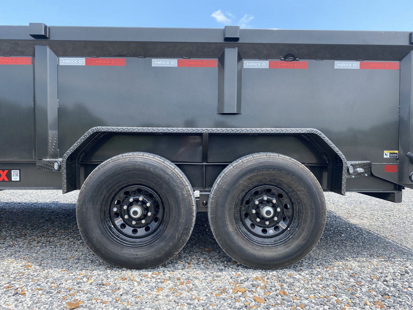 New 2026 MAXXD Dump Trailer | 14' x 83" 15.4K GVWR