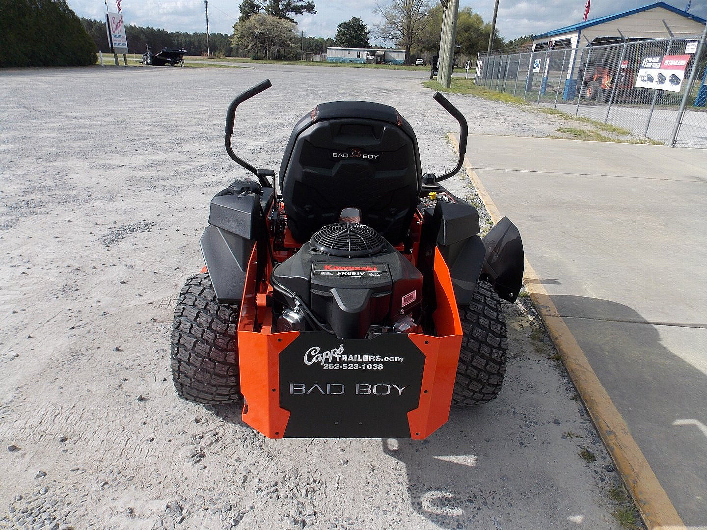 New 2025 Bad Boy ZT Avenger BAZ54FR691 Lawn Mower |