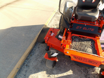 New 2025 Bad Boy Lawn Mowers BZS54KT726