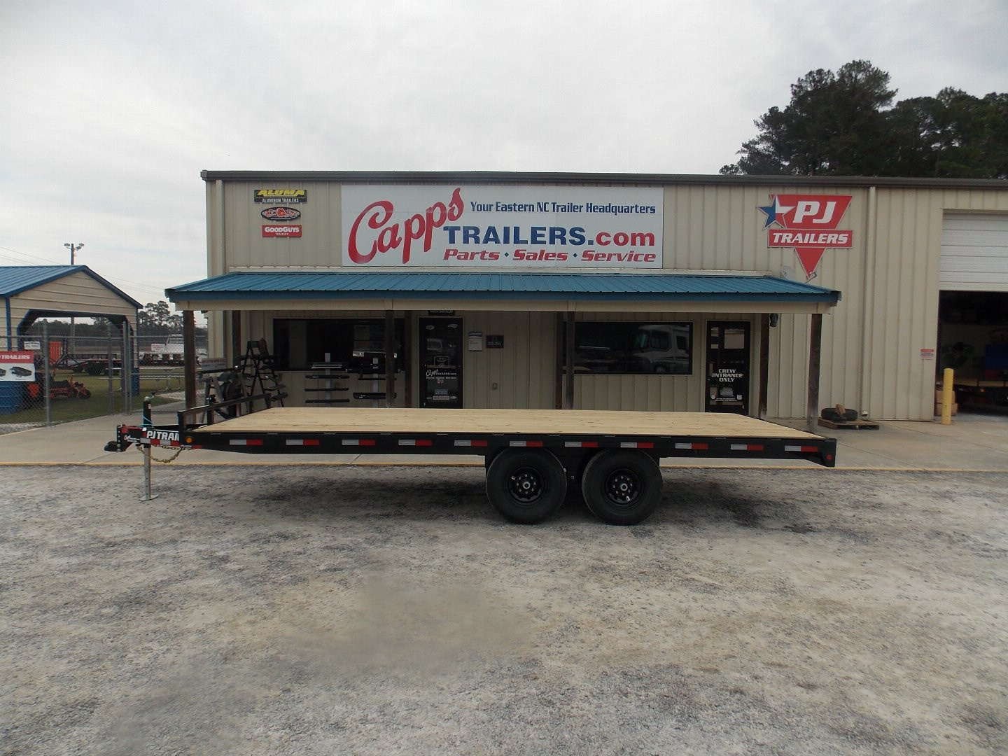 New 2025 PJ TRAILERS L7J2072BSSK 14K DECKOVER