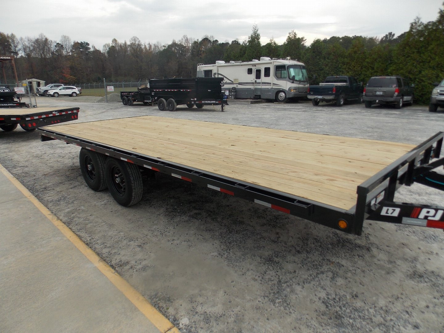 New 2025 PJ TRAILERS L7J2072BSSK 14K DECKOVER
