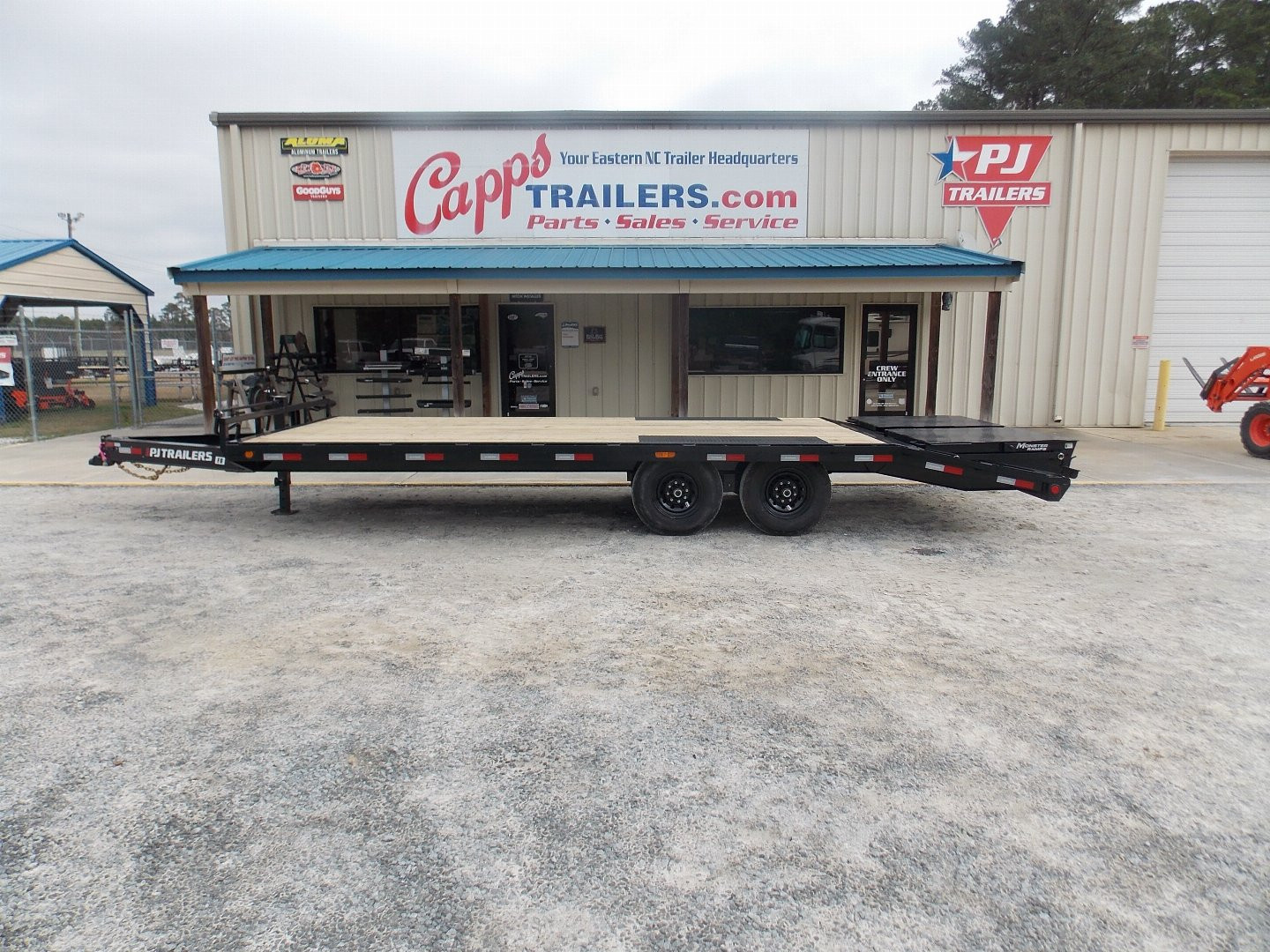 New 2025 PJ TRAILERS PJ PJ F8J2672BSYK 14K Deckover Trailer