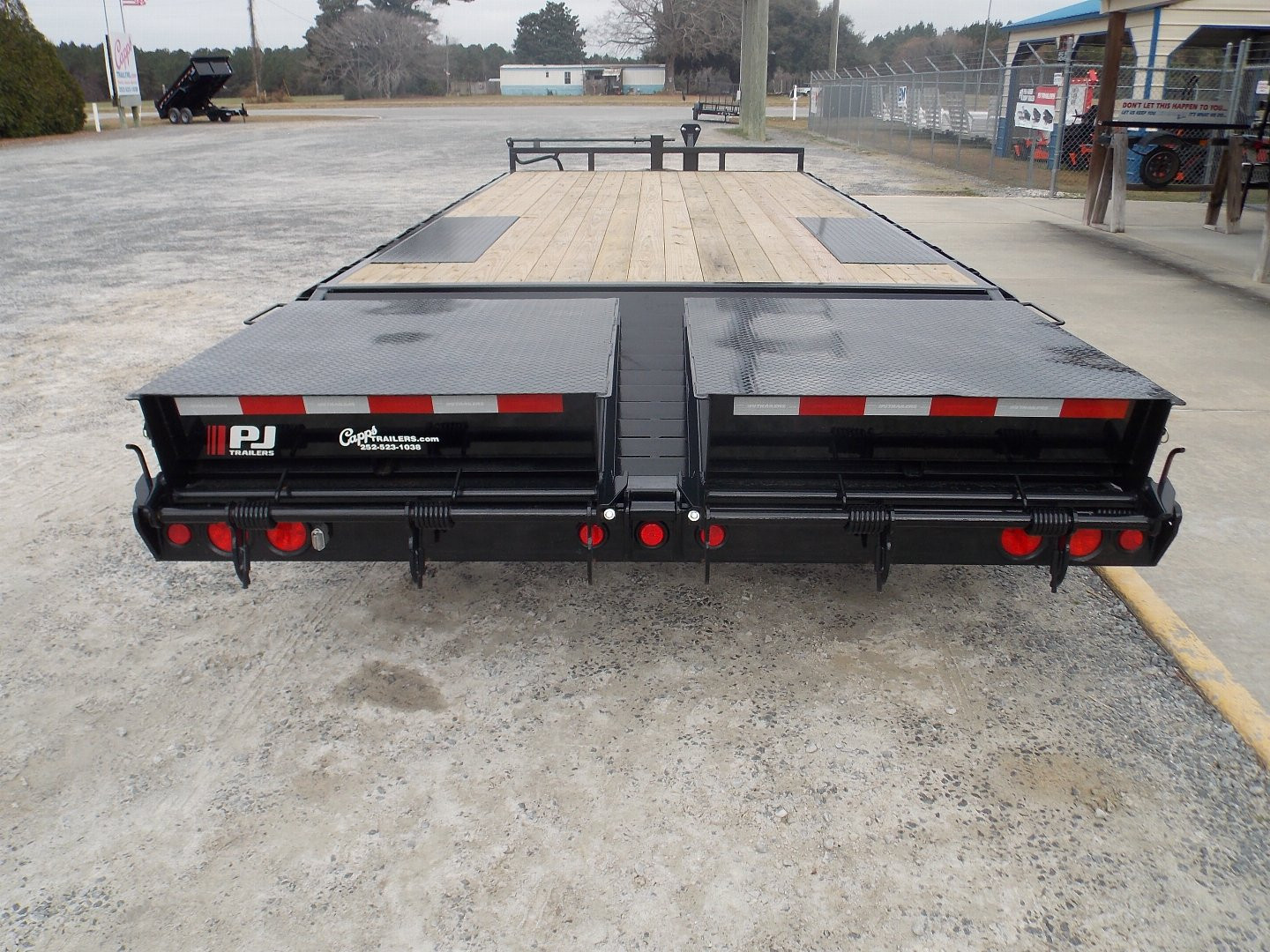 New 2025 PJ TRAILERS PJ PJ F8J2672BSYK 14K Deckover Trailer