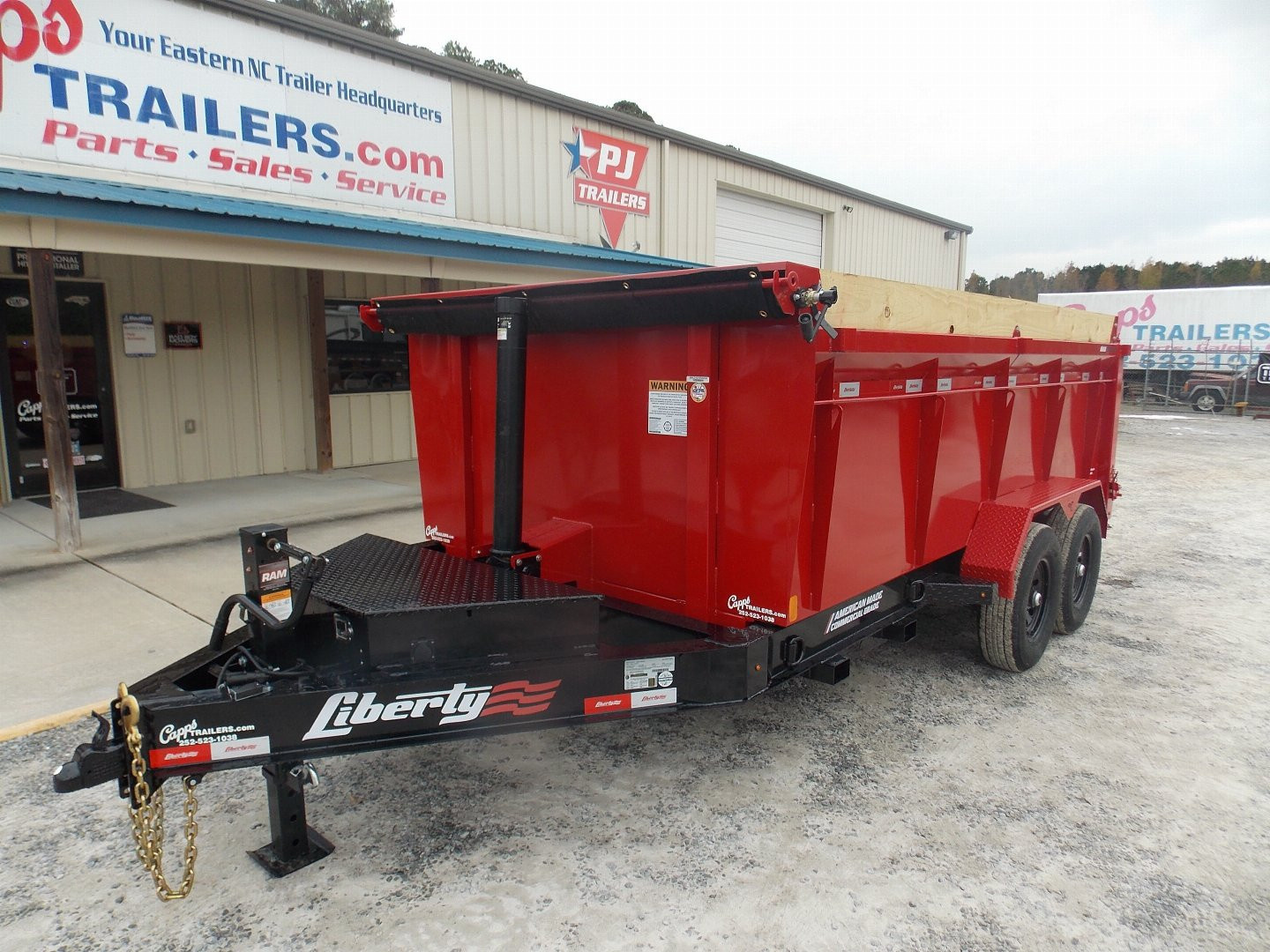 New 2025 LibertyLD14K83X14B8TSHS 83" X 14' High Side Telescopic Dump Trailer