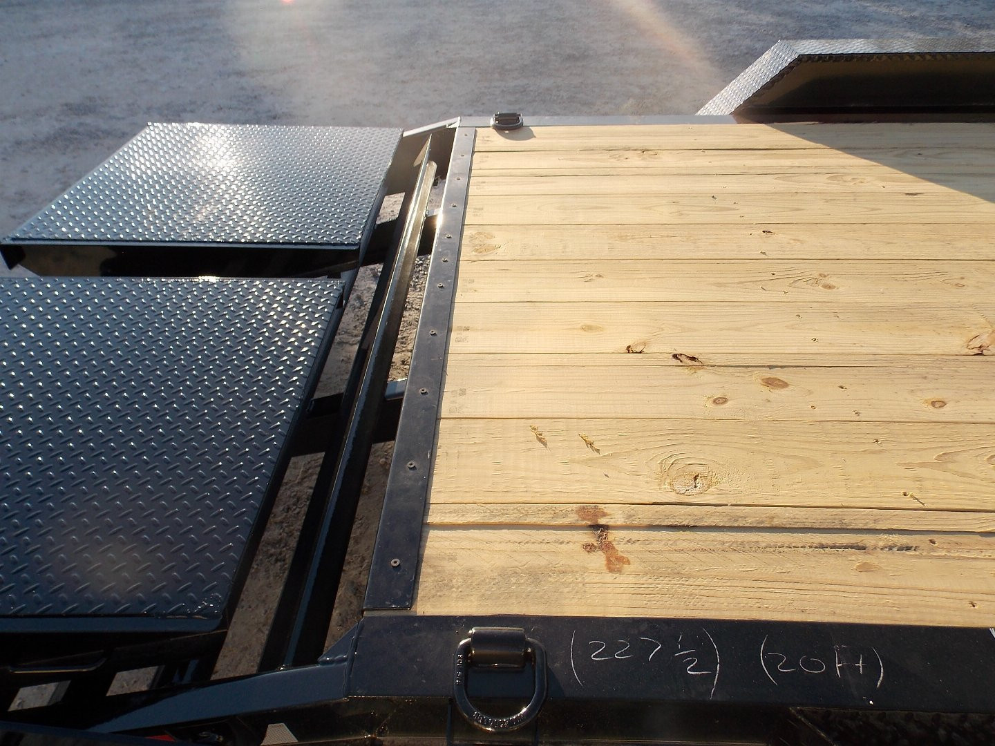 New 2025 Liberty LE14K83X22B8MR Equipment Trailer