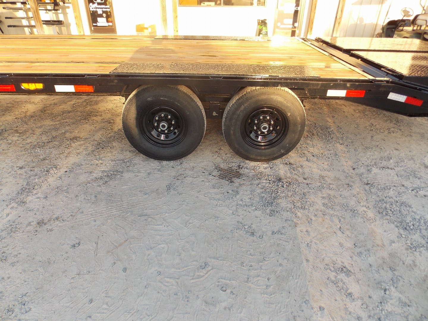 New 2025 PJ Trailers PJ LSQ2872BSWK Deckover Trailer