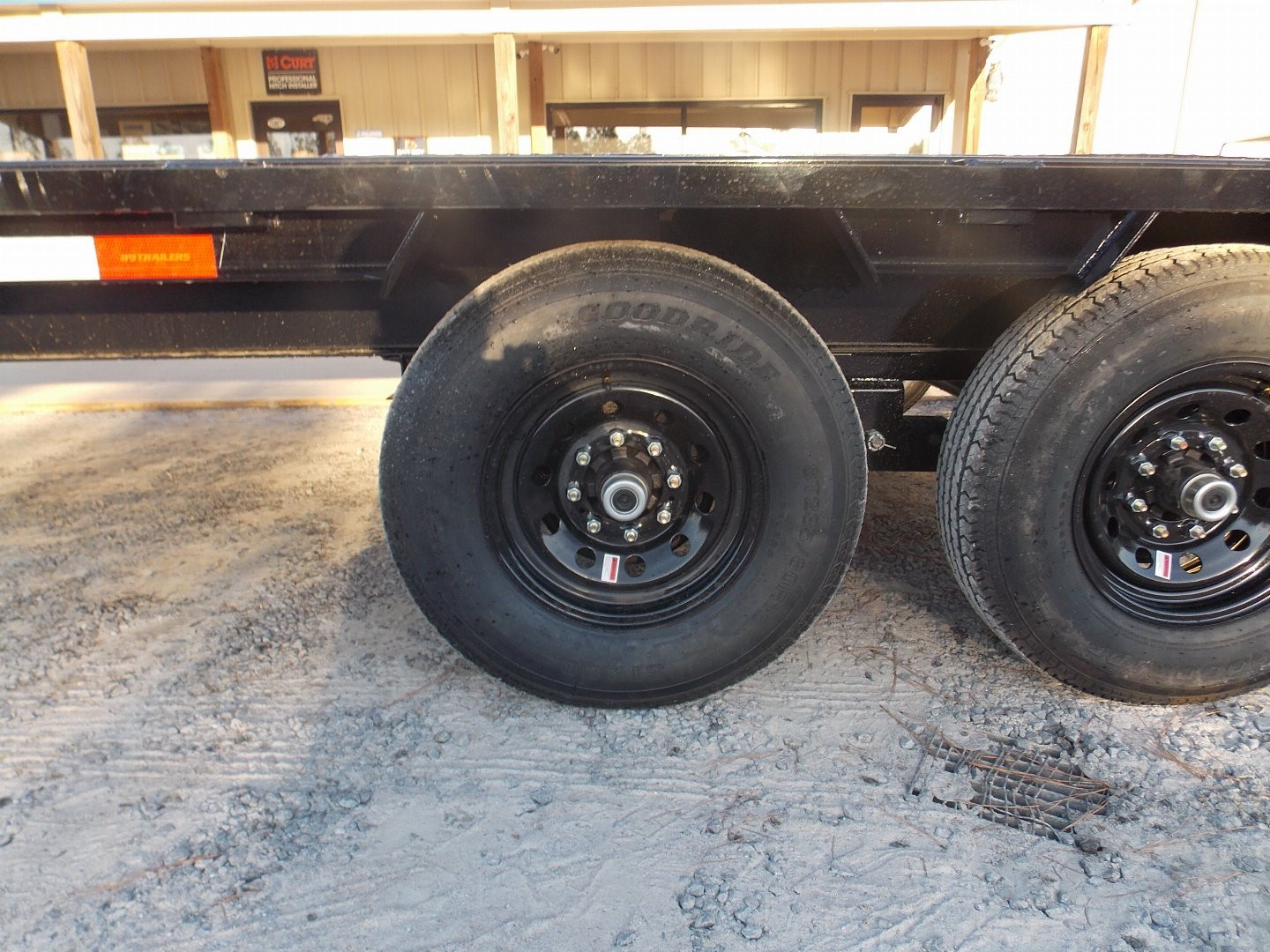 New 2025 PJ Trailers PJ LSQ2872BSWK Deckover Trailer