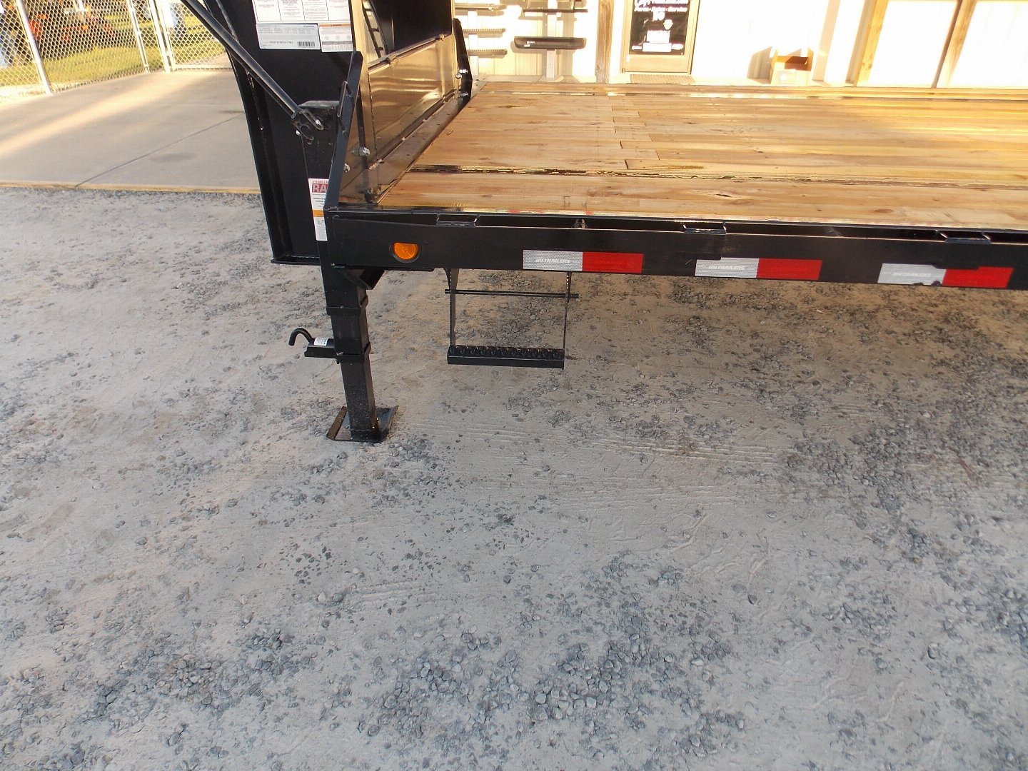 New 2025 PJ Trailers PJ LSQ2872BSWK Deckover Trailer