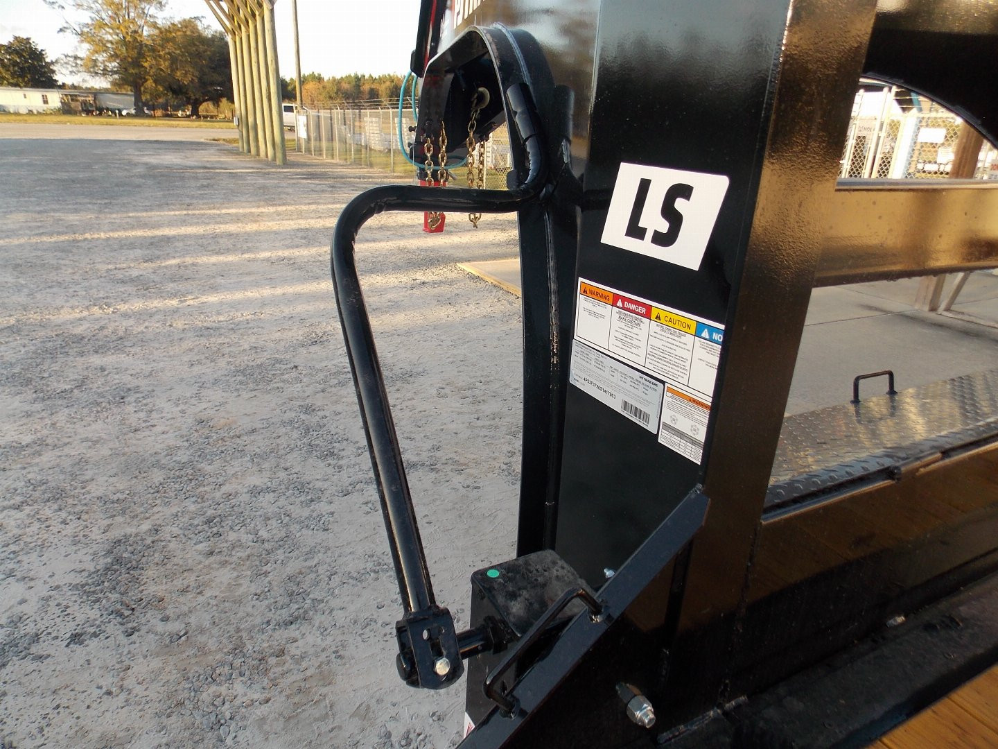 New 2025 PJ Trailers PJ LSQ2872BSWK Deckover Trailer