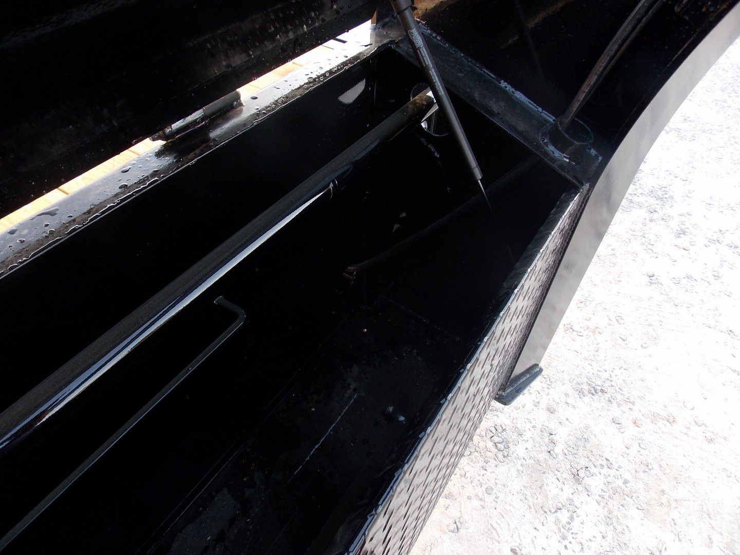 New 2025 PJ Trailers PJ LSQ2872BSWK Deckover Trailer